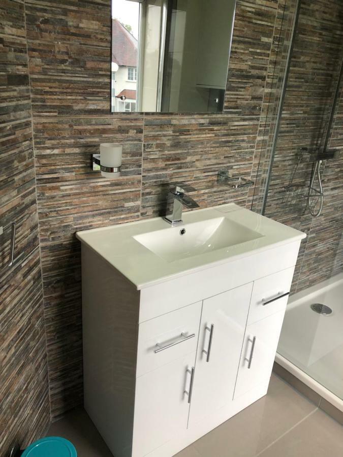 Treetops Flat2 Hall Green B28 버밍엄 외부 사진
