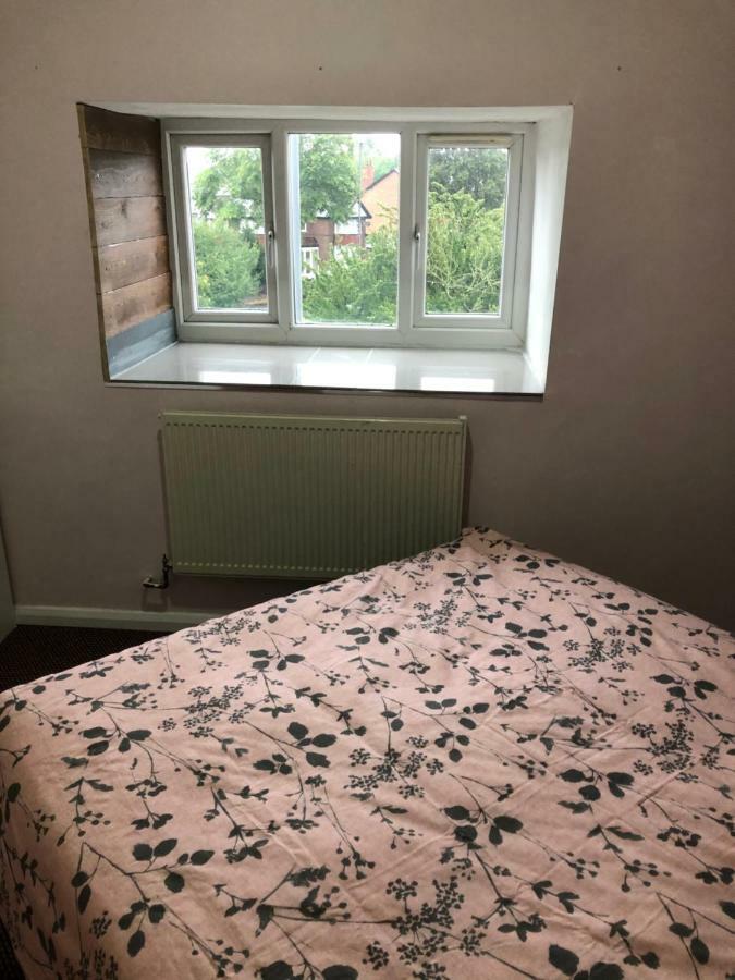 Treetops Flat2 Hall Green B28 버밍엄 외부 사진