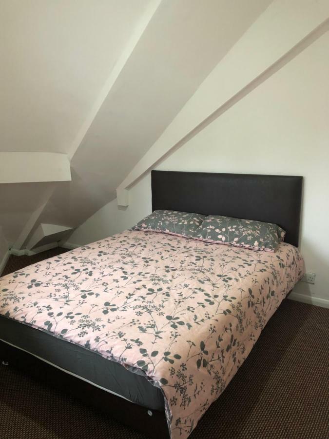 Treetops Flat2 Hall Green B28 버밍엄 외부 사진