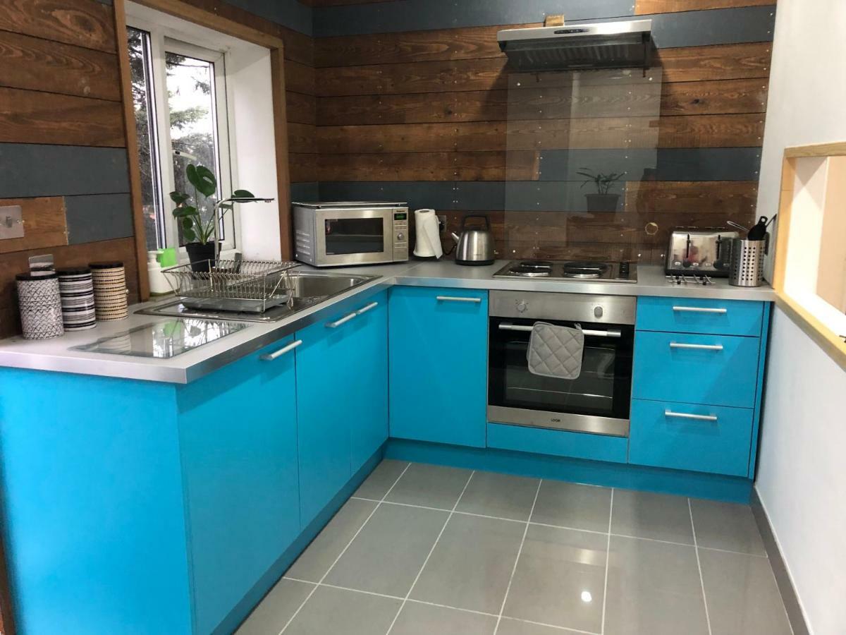 Treetops Flat2 Hall Green B28 버밍엄 외부 사진
